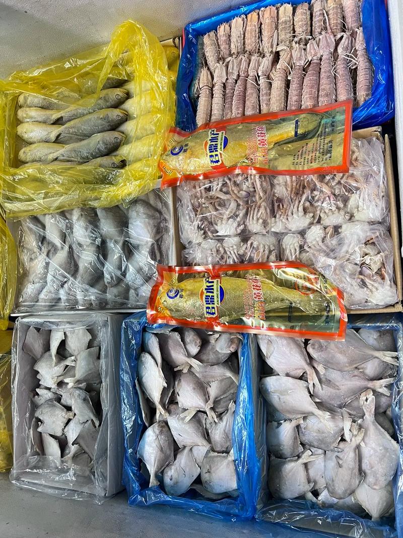 夏日暢飲 哈啤時節(jié)，凍品海鮮與日用百貨助興